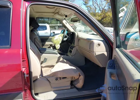 2004 Chevrolet Avalanche 1500 from USA, damaged, VIN 3GNEC12T24G313442